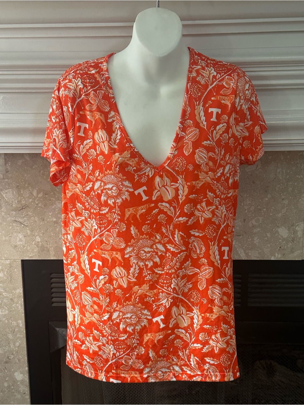 Smith & Quinn University of Tennessee Top size medium NWT